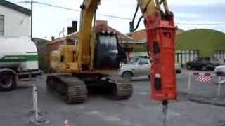 Excavadora con Martillo Hidraulico [upl. by Hanny]